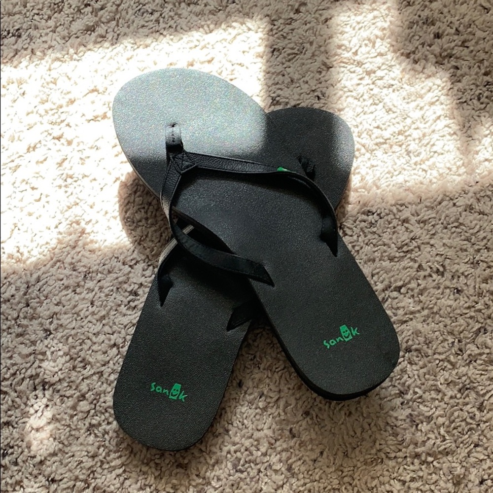 Sanuk flip flops